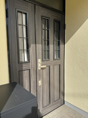 玄関扉リノベーション